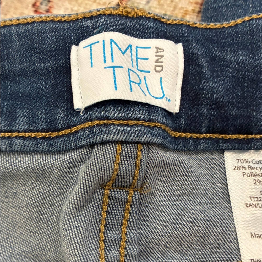 Time and Tru Dark Blue Ankle Jeans size 8 short - Picture 2 of 10